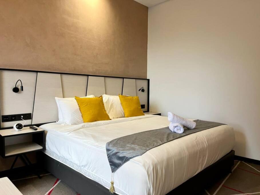 Apartament #211 M101 Dang Wangi Klcc View Pool By Livin Kuala Lumpur Zewnętrze zdjęcie